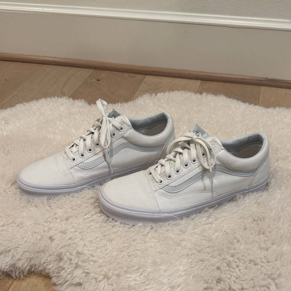 Men’s white Vans
